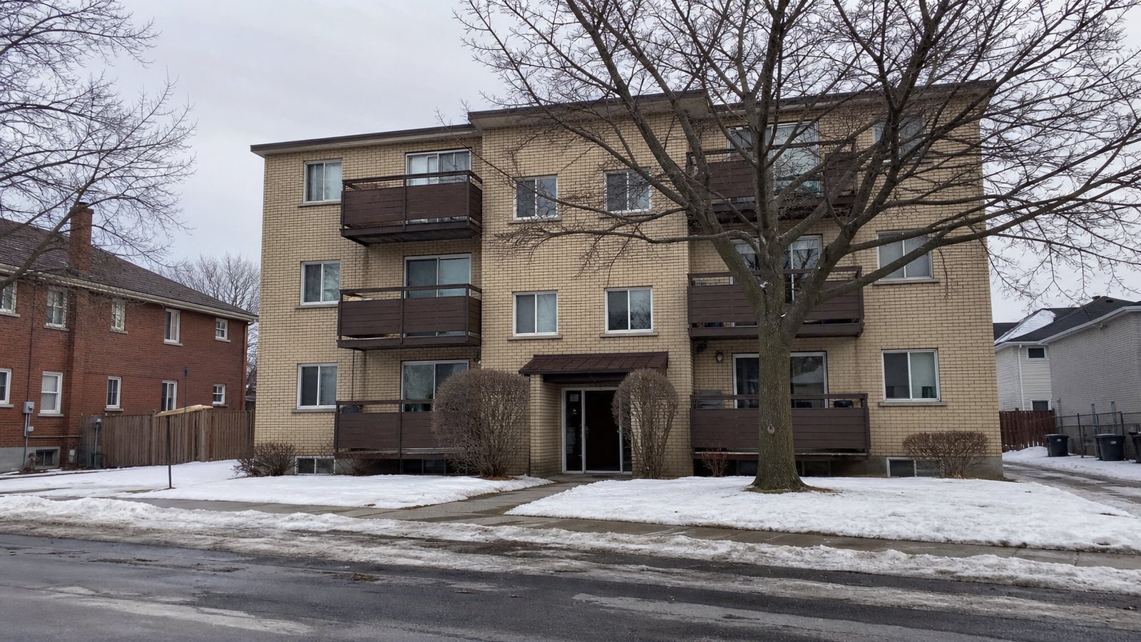 A small Ottawa rental property from the street